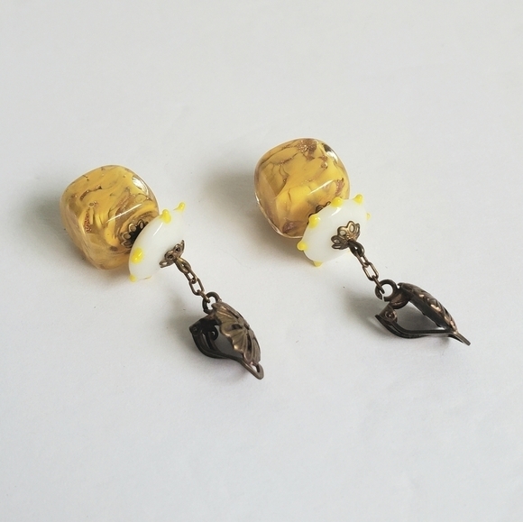Vintage Blown Glass Clip-On Earrings Yellow White Italian Beads Bronze 60s - Picture 6 of 9